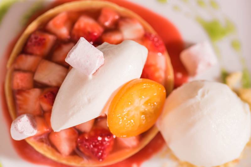 Strawberry Rhubarb Tart